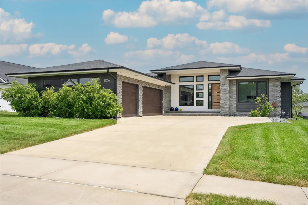 1106 S 100th Street, West Des Moines, IA 50266 - #1