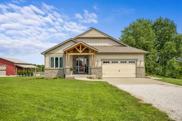 33638 H Avenue, Earlham, IA 50072