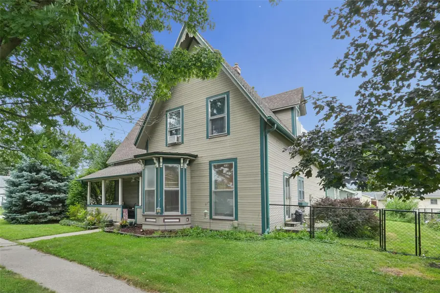 602 N 1st Avenue, Winterset, IA 50273 - #2