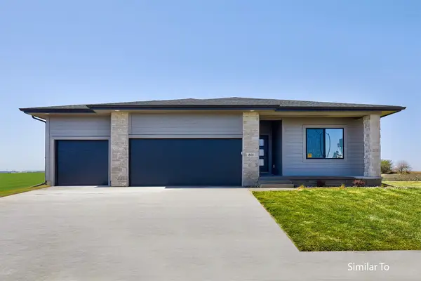 16611 Deerview Drive, Urbandale, IA 50323