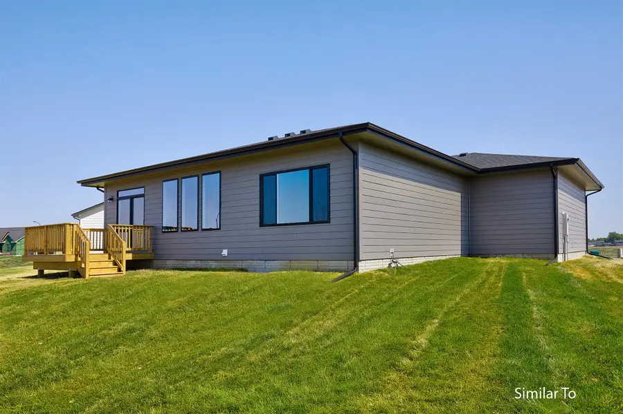 16611 Deerview Drive, Urbandale, IA 50323 - #3