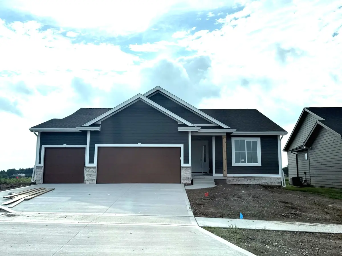 3193 Marigold Circle, Pella, IA 50219 - #1