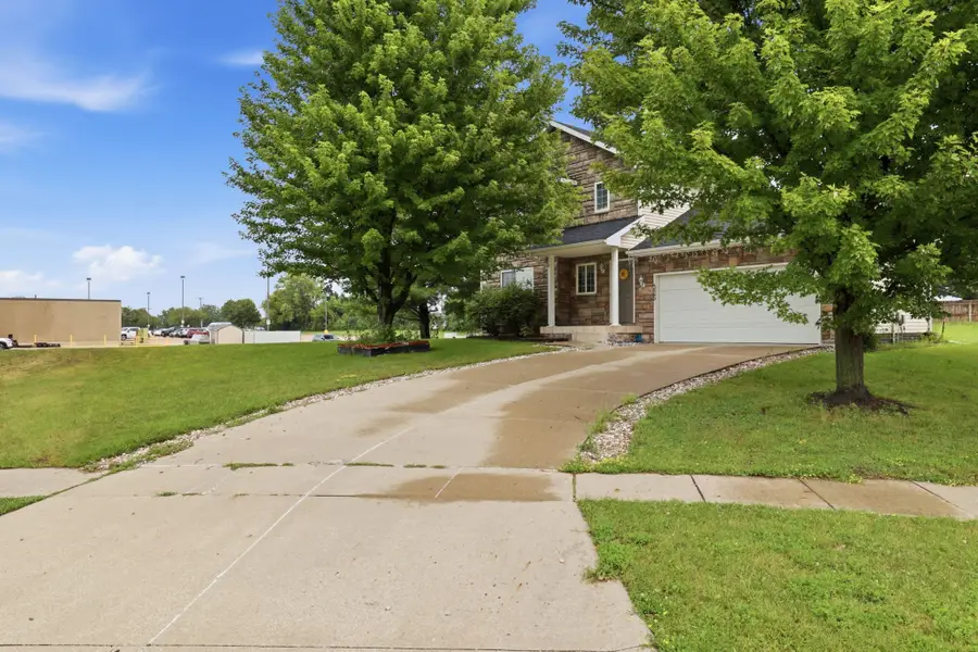 325 SE Cardinal Lane, Waukee, IA 50263 - #2