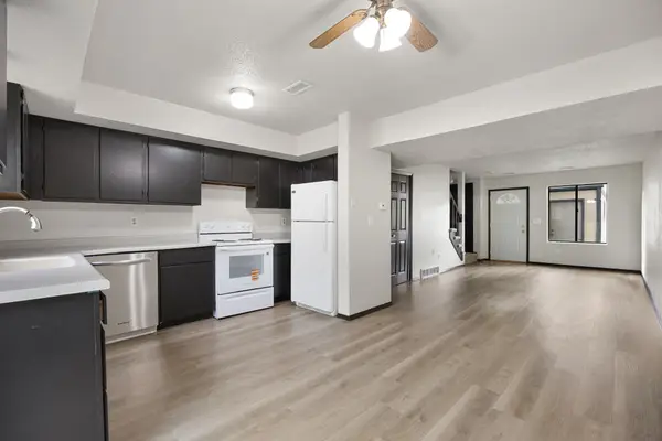 1903 E Creston Avenue, Des Moines, IA 50320