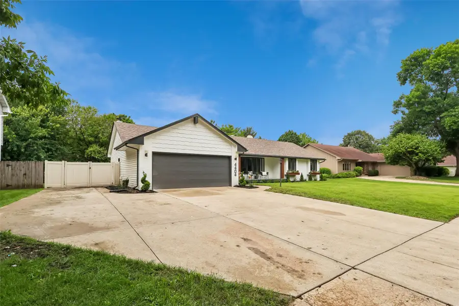 4404 75th Street, Urbandale, IA 50322 - #2