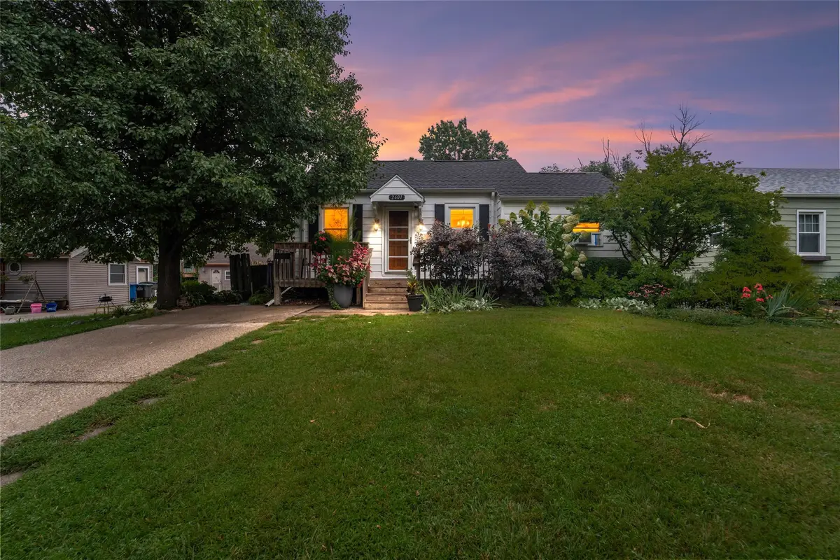 2601 37th Street, Des Moines, IA 50310 - #1