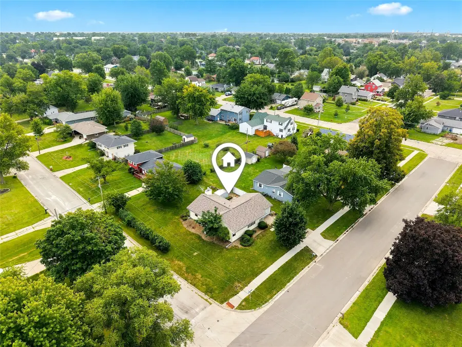 1622 Spencer Street, Grinnell, IA 50112 - #2