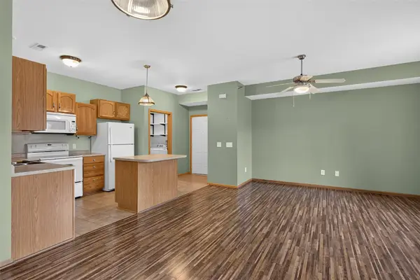 10335 Norfolk Drive #13, Johnston, IA 50131