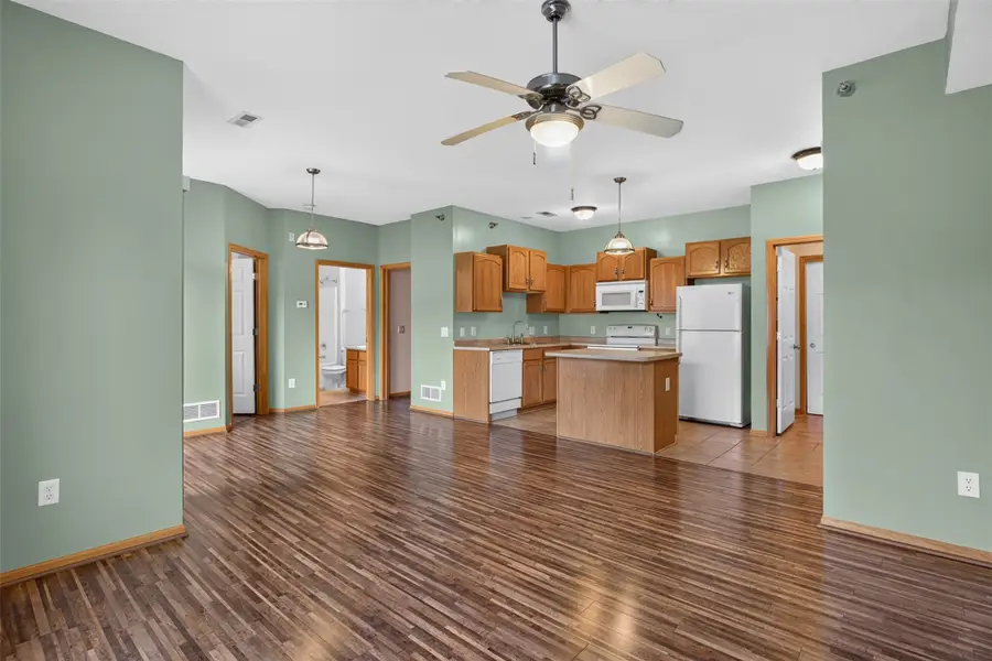 10335 Norfolk Drive #13, Johnston, IA 50131 - #2