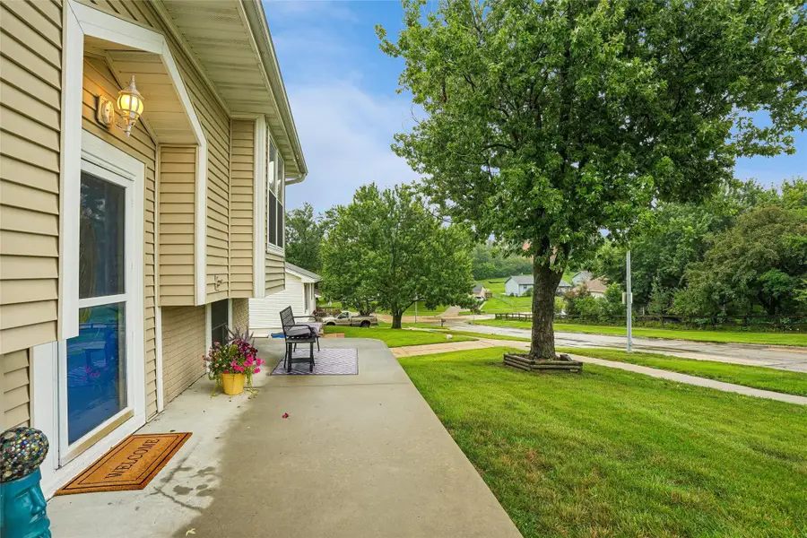 1516 W Clinton Avenue, Indianola, IA 50125 - #2