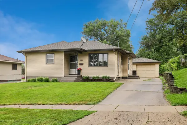 3933 49th Street, Des Moines, IA 50310