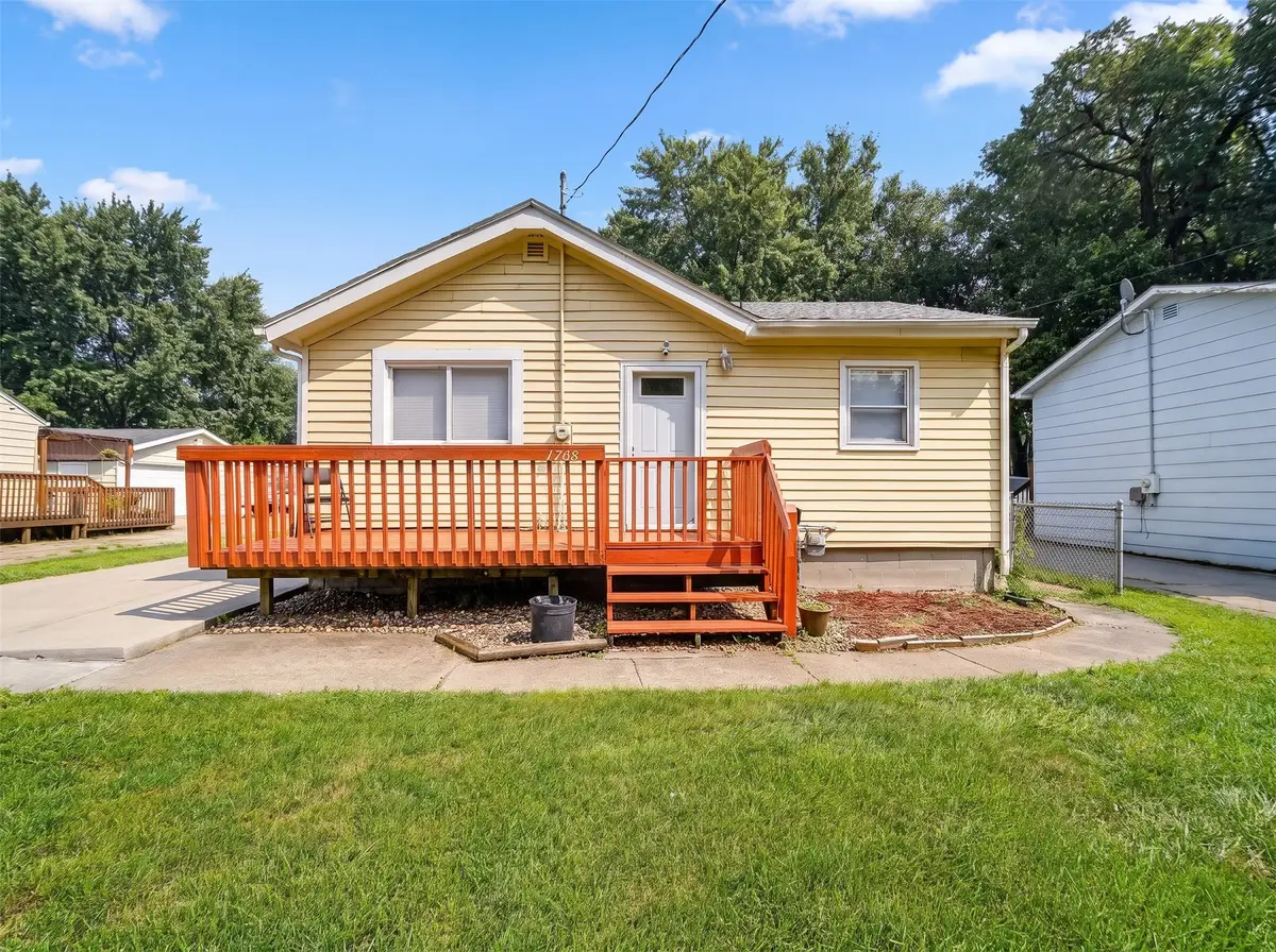 1705 E 29th Street, Des Moines, IA 50317 - #1