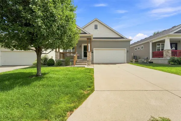 5917 Sapphire Circle, Johnston, IA 50131