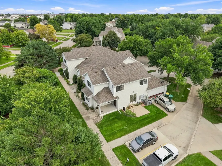 555 SE Laurel Street #4, Waukee, IA 50263 - #2