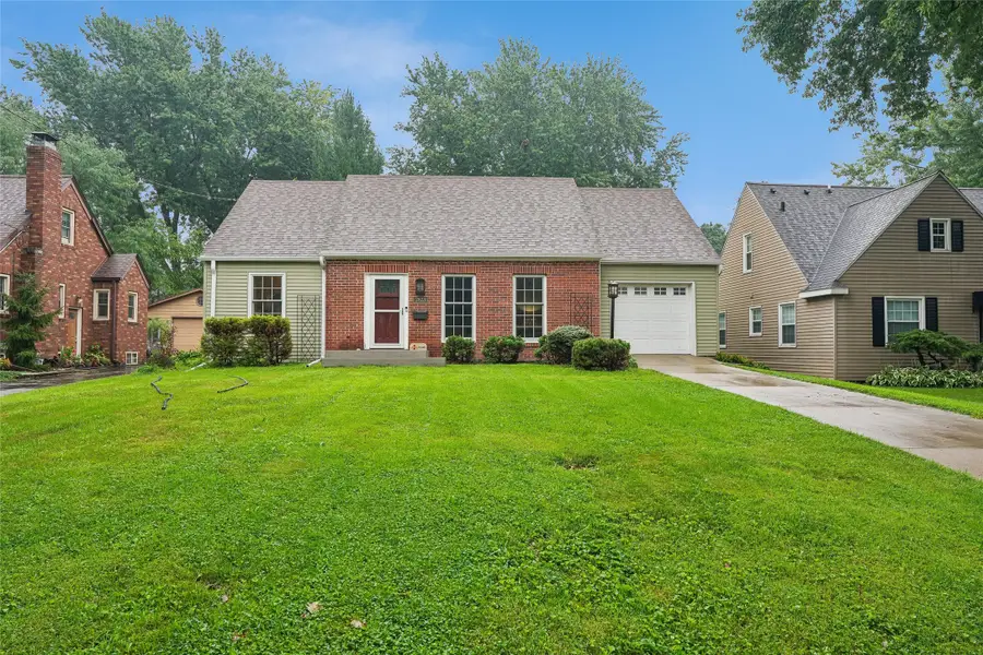 2823 45th Street, Des Moines, IA 50310 - #2