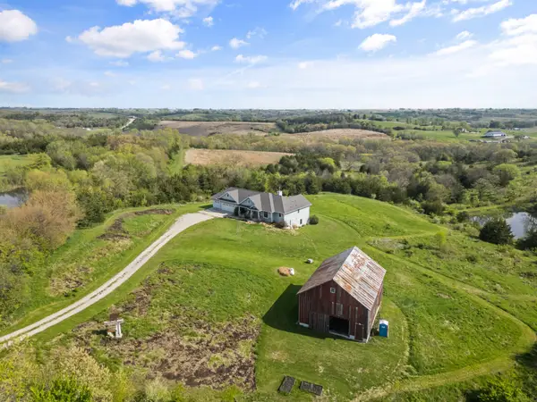 1582 N River Trail, Winterset, IA 50273