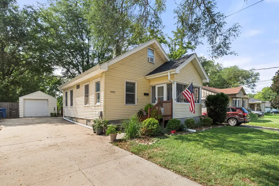 3922 36th Street, Des Moines, IA 50310 - #3