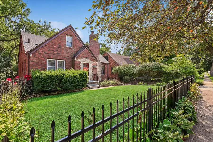 3816 Franklin Avenue, Des Moines, IA 50310 - #2