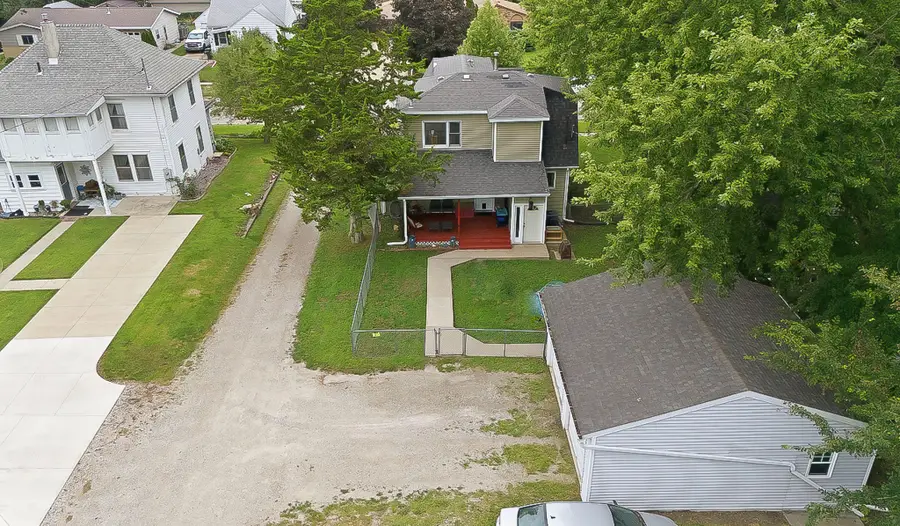 610 2nd Avenue E, Oskaloosa, IA 52577 - #2