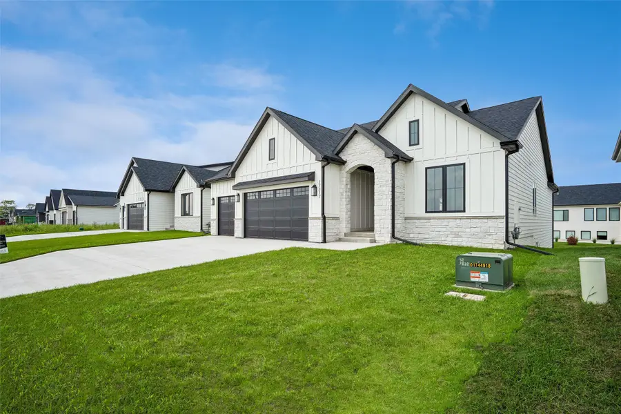 17317 Brookview Drive, Urbandale, IA 50323 - #2
