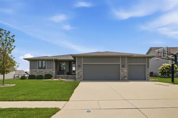 1716 Falcon Drive, Polk City, IA 50226