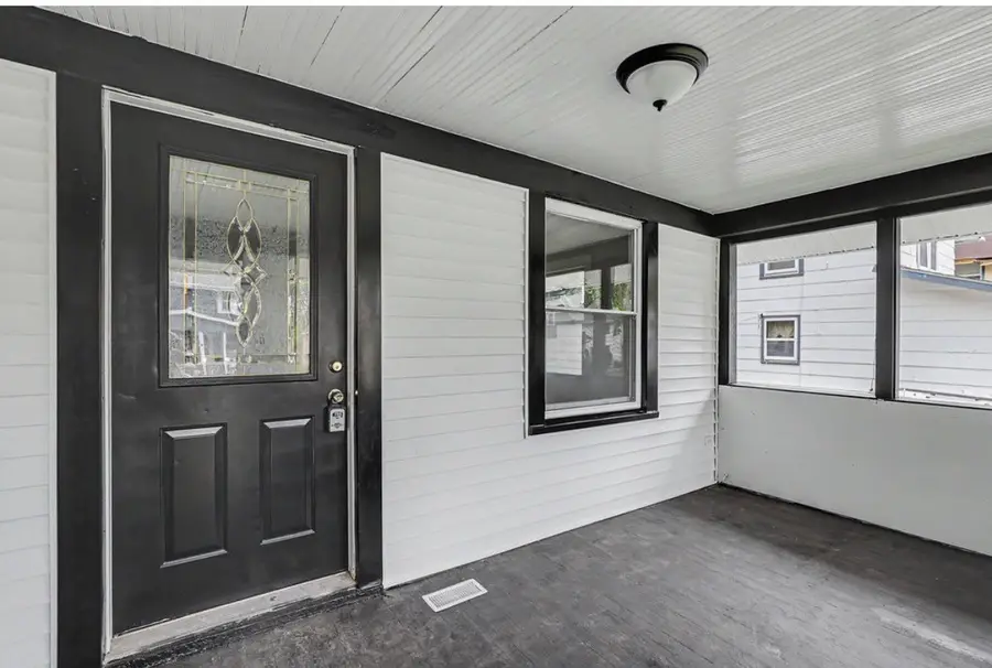 2127 E 13th Street, Des Moines, IA 50316 - #2