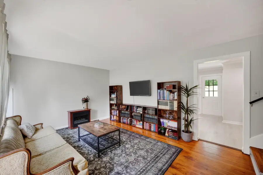 8219 Lista Lane, Des Moines, IA 50320 - #3