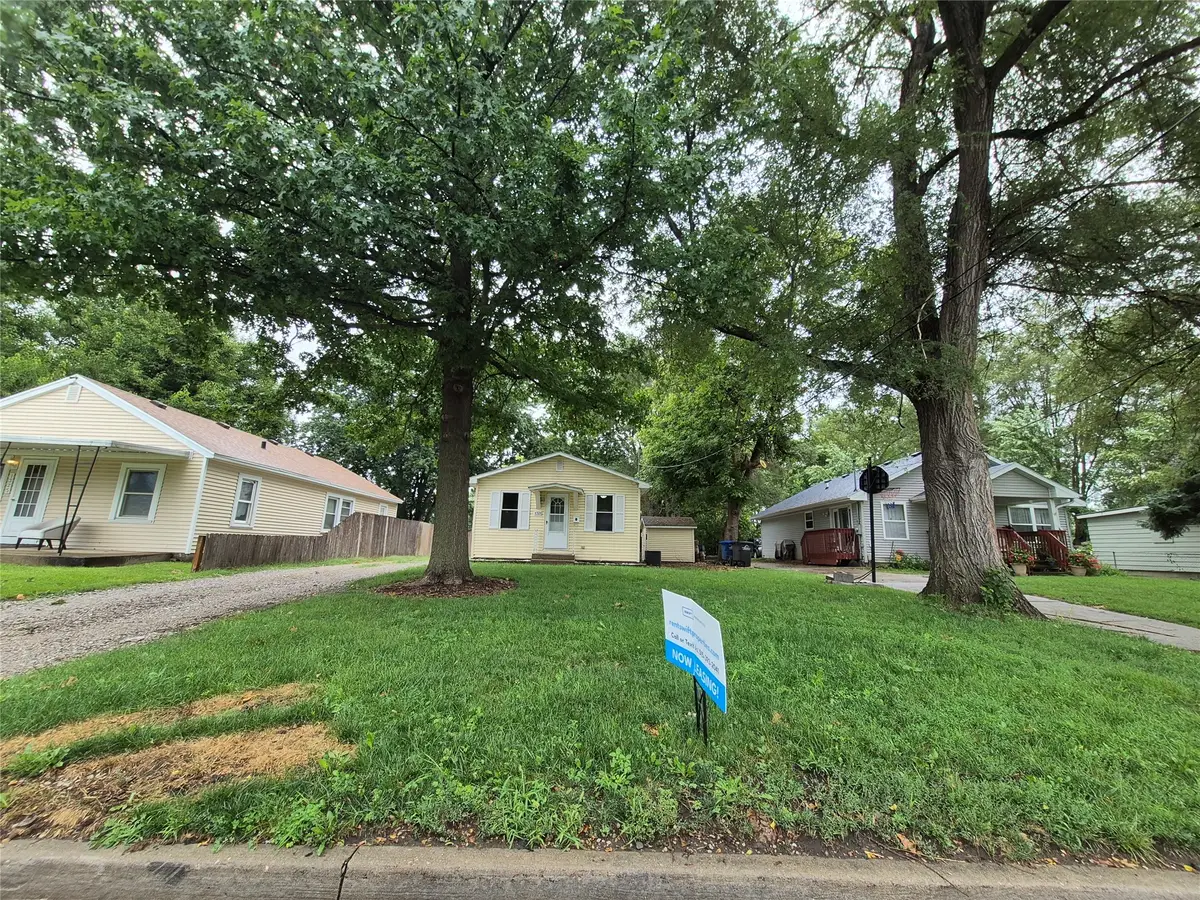 1321 E 27th Street, Des Moines, IA 50317 - #1