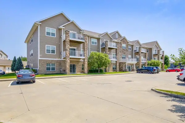 8350 Ep True Parkway #3204, West Des Moines, IA 50266
