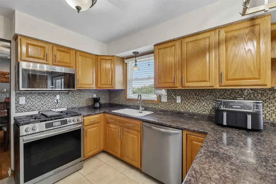 4415 Parklawn Drive, Des Moines, IA 50321 - #2