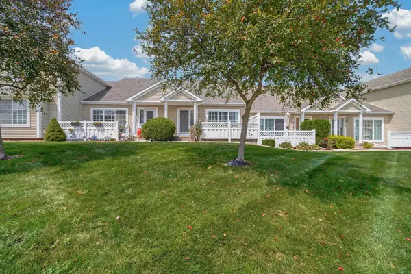 15420 Walnut Hills Drive, Urbandale, IA 50323