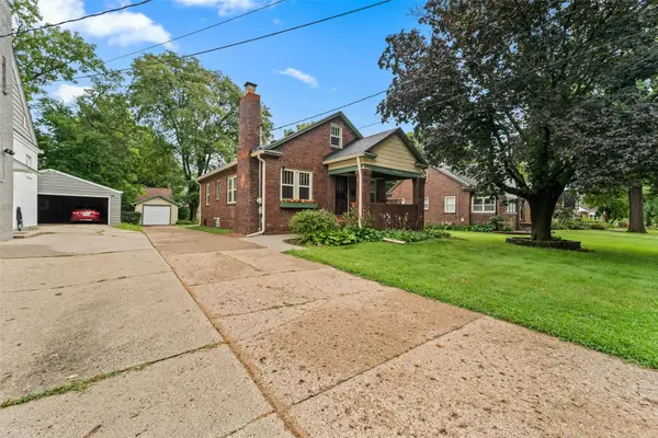 2015 36th Street, Des Moines, IA 50310