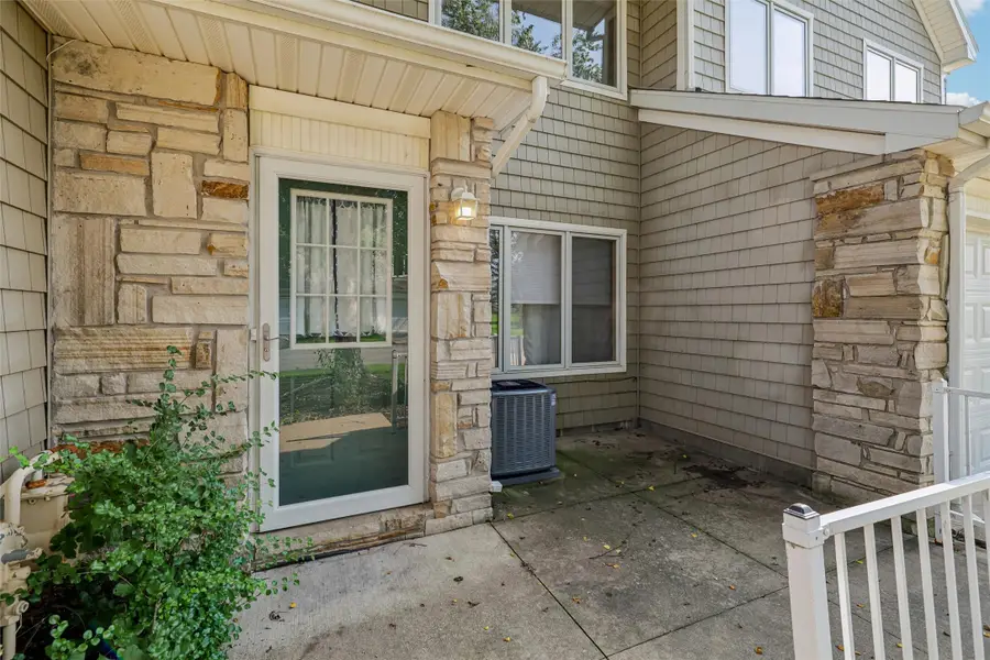 811 Burr Oaks Drive #806, West Des Moines, IA 50266 - #2