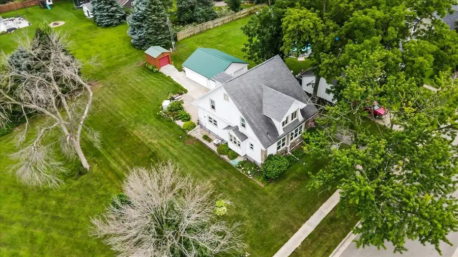 1113 Howard Street, Aplington, IA 50604 - #2