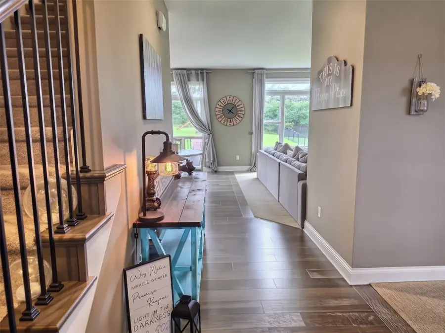 318 W High Road, Norwalk, IA 50211 - #2