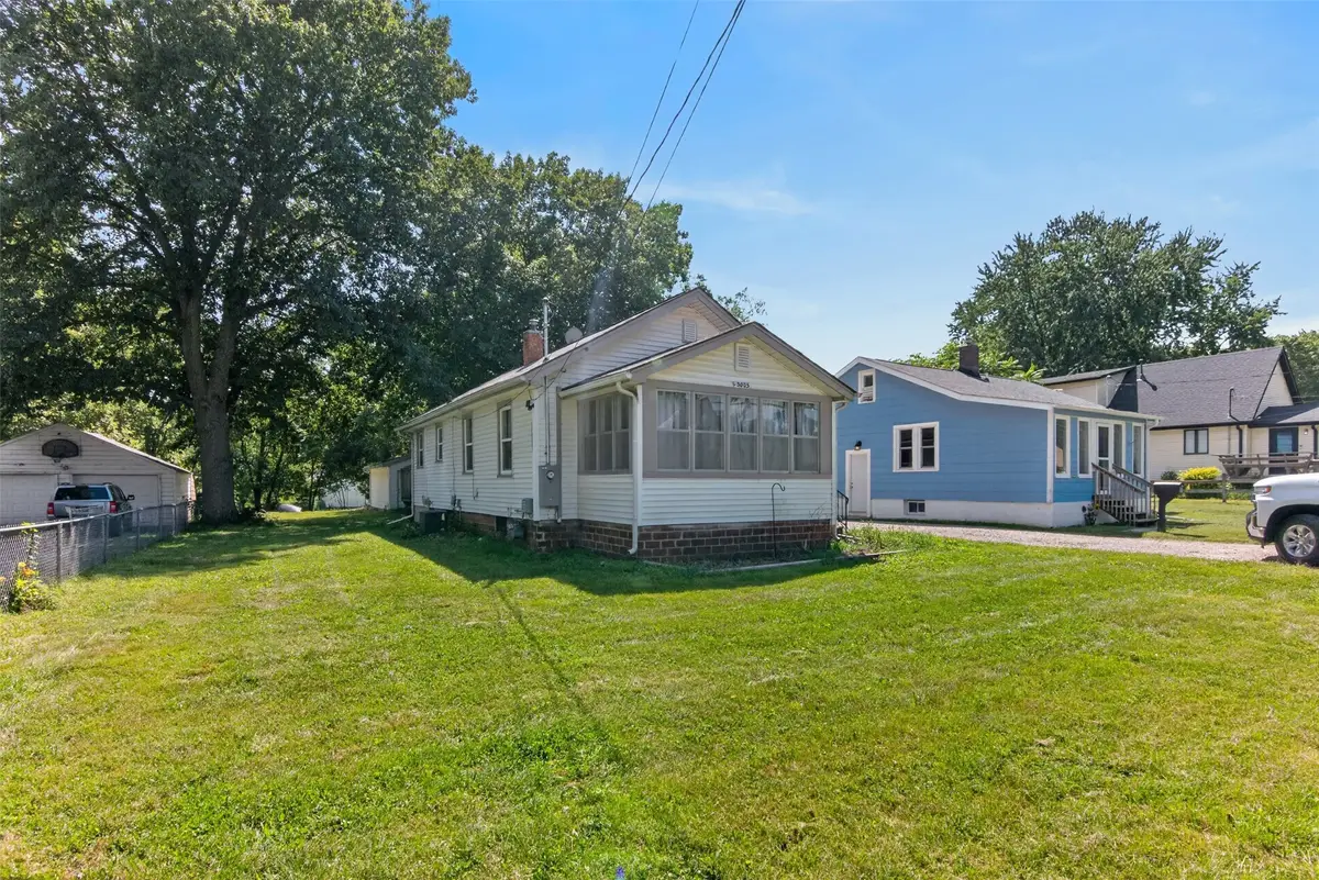 3005 E Ovid Avenue, Des Moines, IA 50317 - #1
