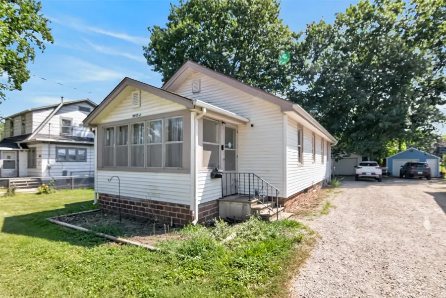 3005 E Ovid Avenue, Des Moines, IA 50317 - #2