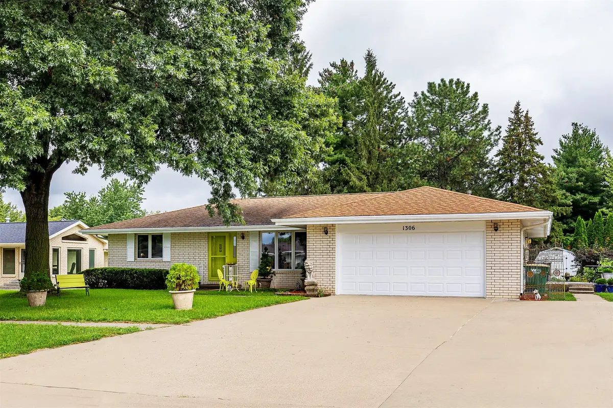 1306 E Girard Avenue, Indianola, IA 50125 - #1