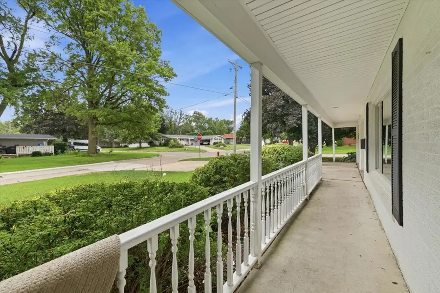 1203 S 14th Avenue W, Newton, IA 50208 - #3