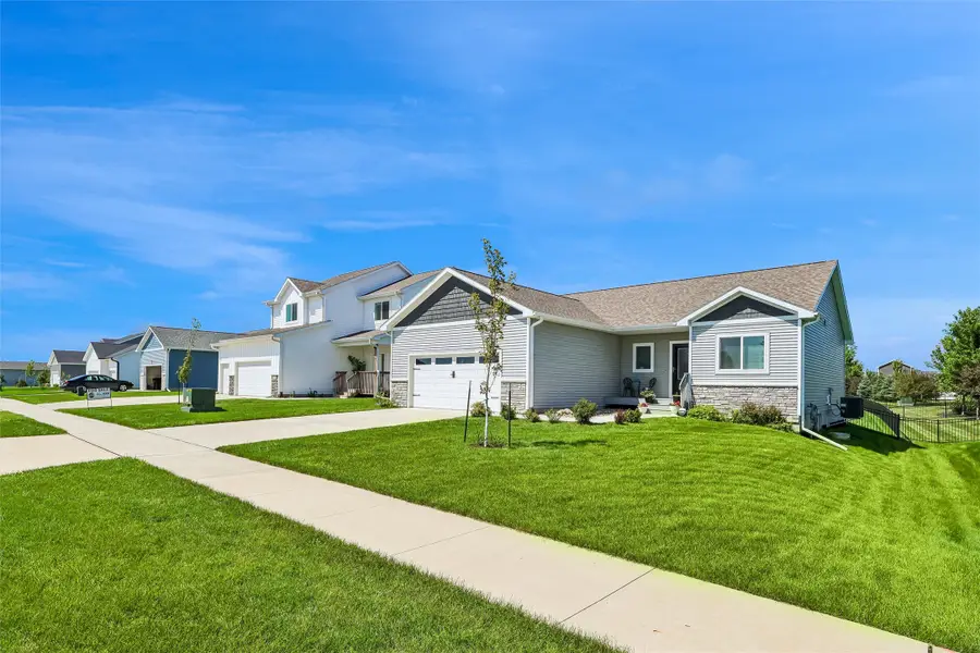 1005 Gray Avenue, Waukee, IA 50263 - #2