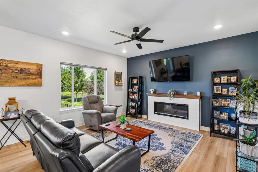 1005 Gray Avenue, Waukee, IA 50263 - #3