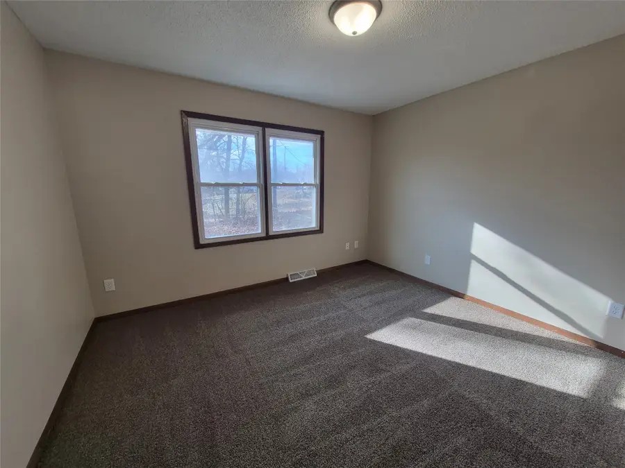 1749-1751 E Lacona Avenue, Des Moines, IA 50320 - #2