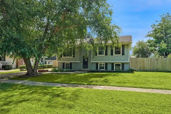 1903 W 5th Avenue, Indianola, IA 50125
