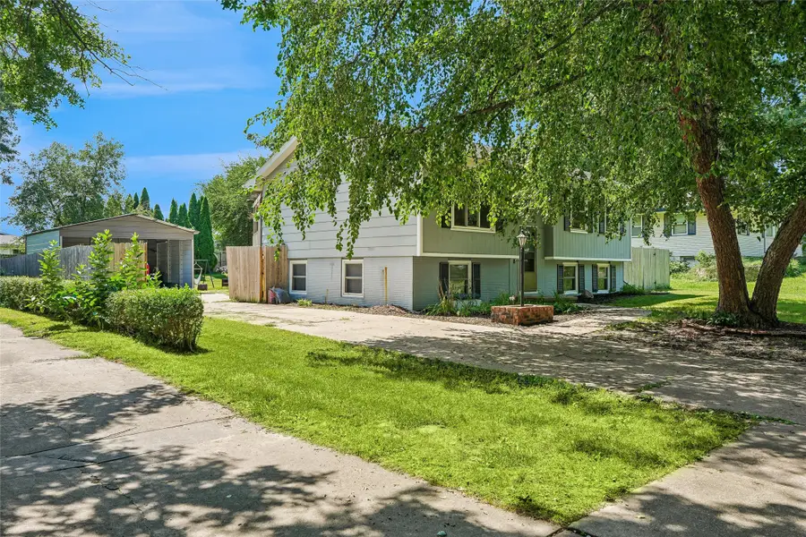 1903 W 5th Avenue, Indianola, IA 50125 - #2