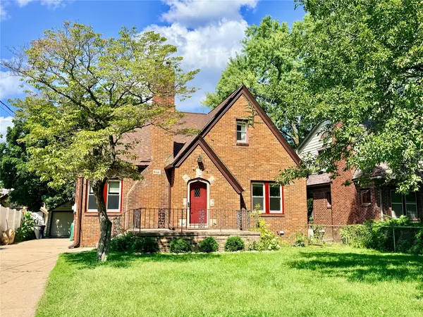 4221 Sheridan Avenue, Des Moines, IA 50310