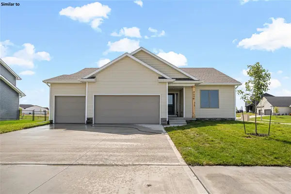 408 E Vista Lake Avenue, Polk City, IA 50226