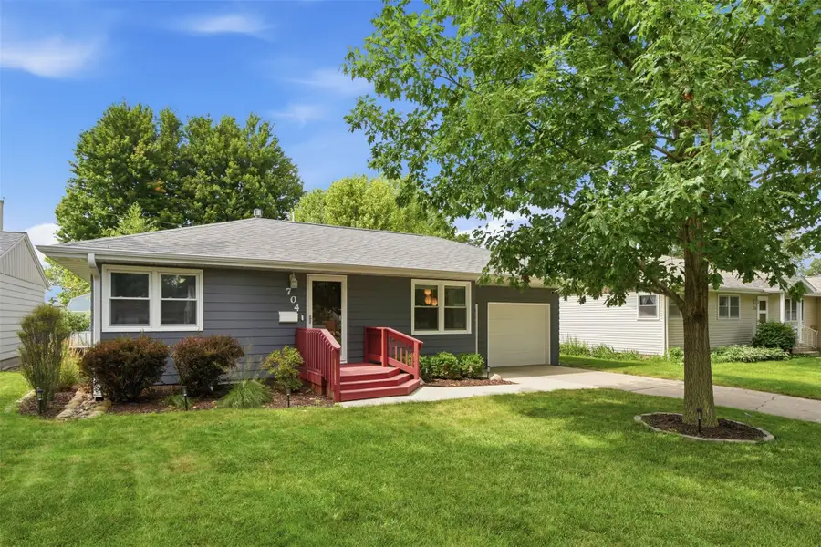 704 15th Street, Nevada, IA 50201 - #2