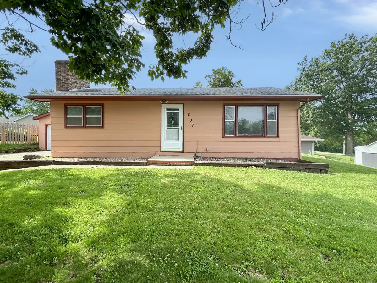 207 W 4th Avenue, Indianola, IA 50125 - #1