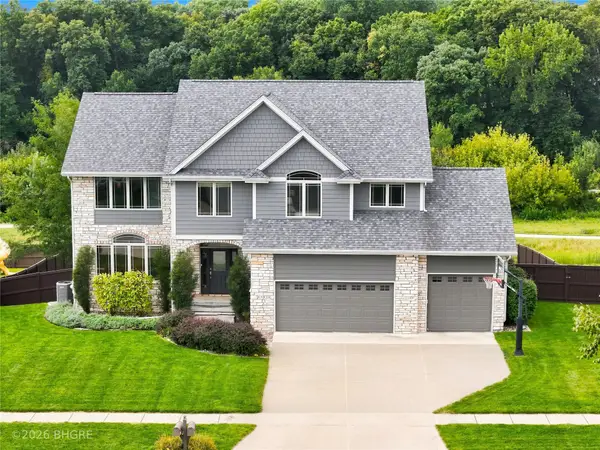 15814 Ridgemont Drive, Urbandale, IA 50323