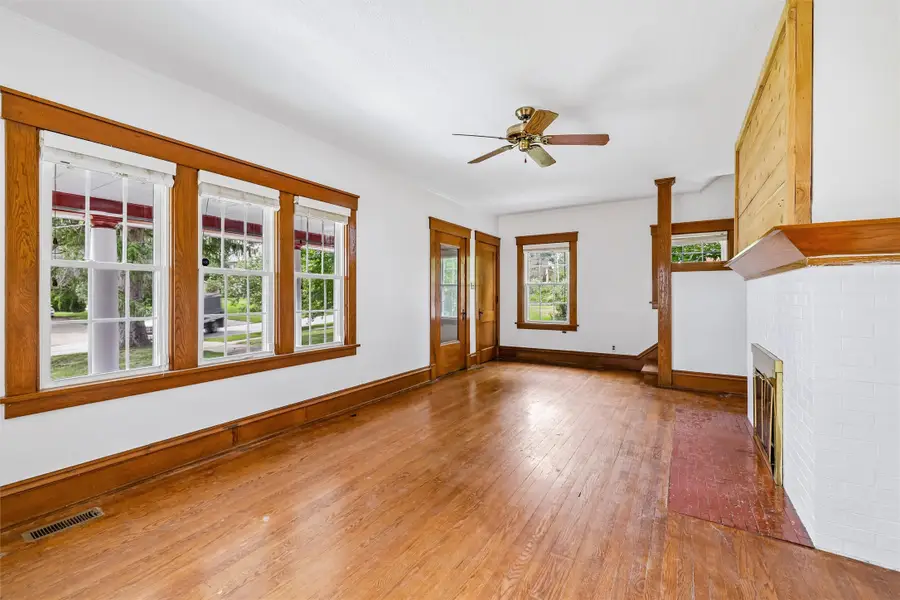 913 29th Street, Des Moines, IA 50312 - #2